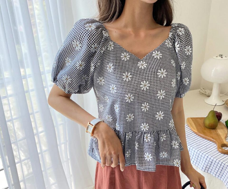 フラワーハートネックブラウス・全3色・t62271 レディース 【bl】 トップス ブラウス 半袖 ハーフスリーブ 花柄 チェック柄 ギンガムチェック ハートネック ガーリー フリルヘム 春 夏 韓国 ファッション