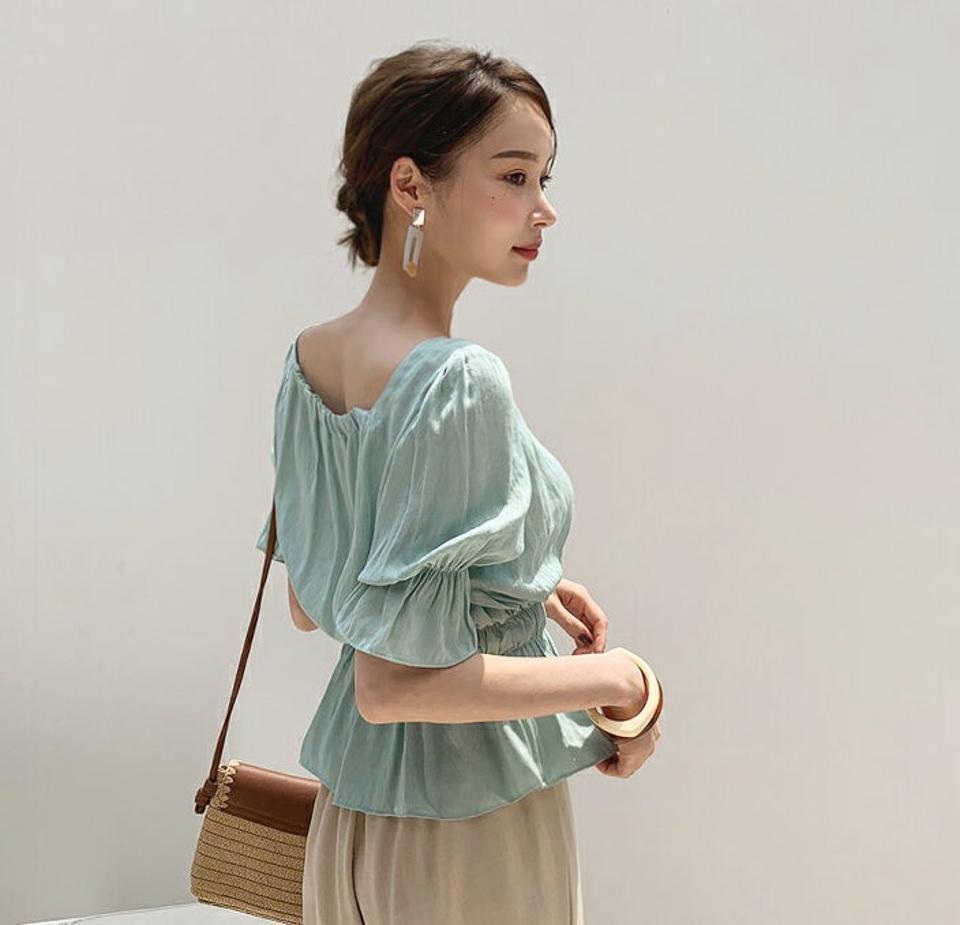 スクエアゴムフレアブラウス・全4色・t68962 レディース 【bl】 韓国 ファッション トップス ブラウス デコルテ スクエアネック 半袖 ハーフスリーブ 五分袖 パフスリーブ ぼわん袖 ボリューム袖 無地 ガーリー ペプラム カジュアル 夏 春 ハイホリ