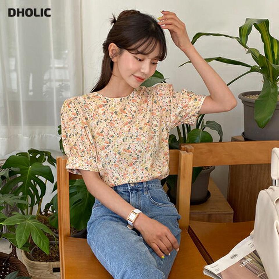 ラウンドネックフラワーブラウス・全2色・e62272 レディース 【bl】 トップス ブラウス 半袖 ハーフスリーブ 花柄 小花柄 フラワー レトロ パフ袖 パフスリーブ ガーリー 可愛い かわいい 春 夏 韓国ファッション