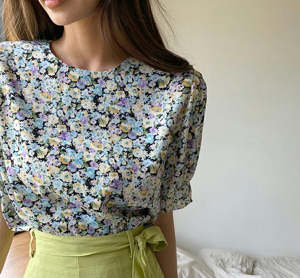 ラウンドネックフラワーブラウス・全2色・e62272 レディース 【bl】 トップス ブラウス 半袖 ハーフスリーブ 花柄 小花柄 フラワー レトロ パフ袖 パフスリーブ ガーリー 可愛い かわいい 春 夏 韓国ファッション
