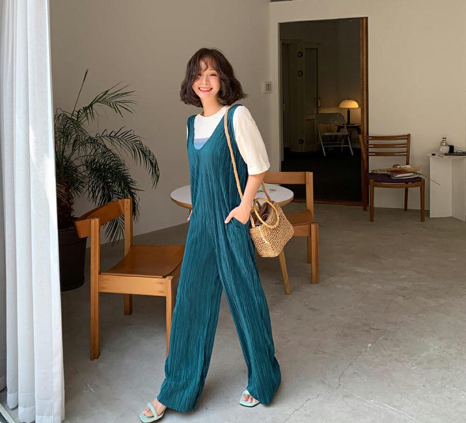 Vネックプリーツオールインワン・全3色・b64034 レディース 【pt】 オールインワン パンツ ズボン ロングパンツ プリーツ Vネック グロッシー 上品 大人 シンプル スリーブレス ノースリーブ レイヤード 春 夏 韓国 ファッション