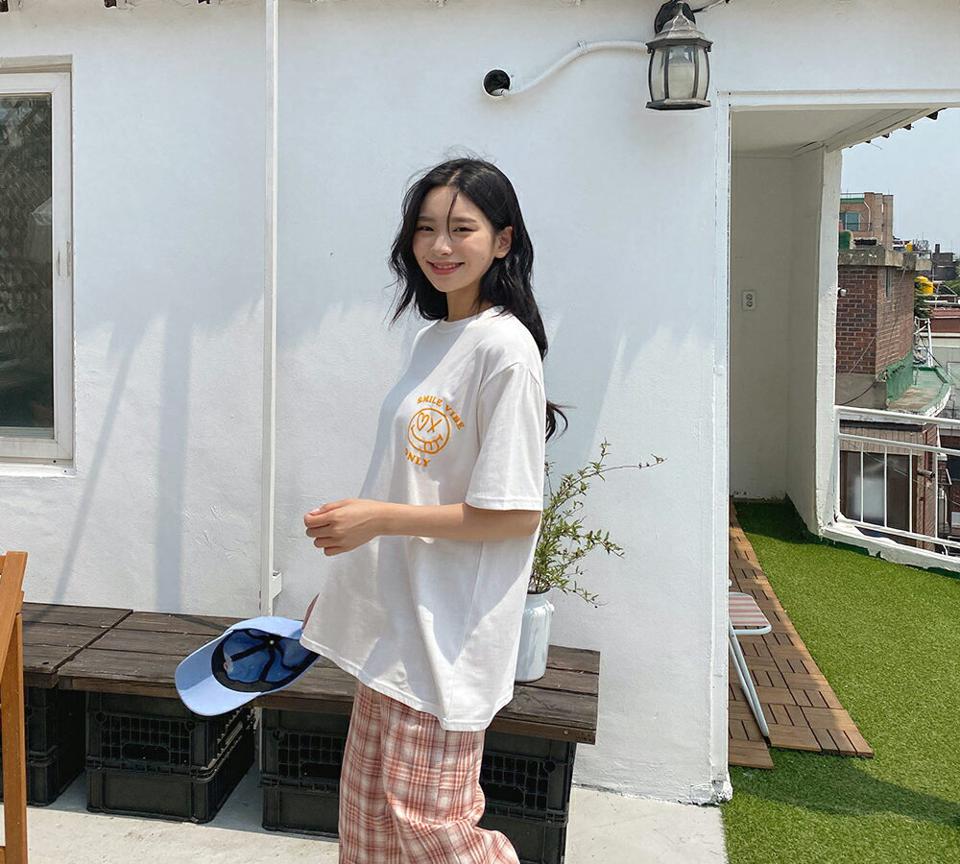 スマイル半袖Tシャツ・全8色・a00065 レディース 【tops】 トップス Tシャツ 半袖 ハーフスリーブ スマイル カジュアル ラフ ストリート 春 夏 韓国 ファッション NIJU