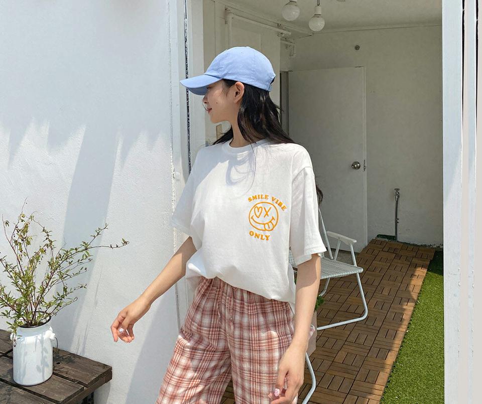 スマイル半袖Tシャツ・全8色・a00065 レディース 【tops】 トップス Tシャツ 半袖 ハーフスリーブ スマイル カジュアル ラフ ストリート 春 夏 韓国 ファッション NIJU