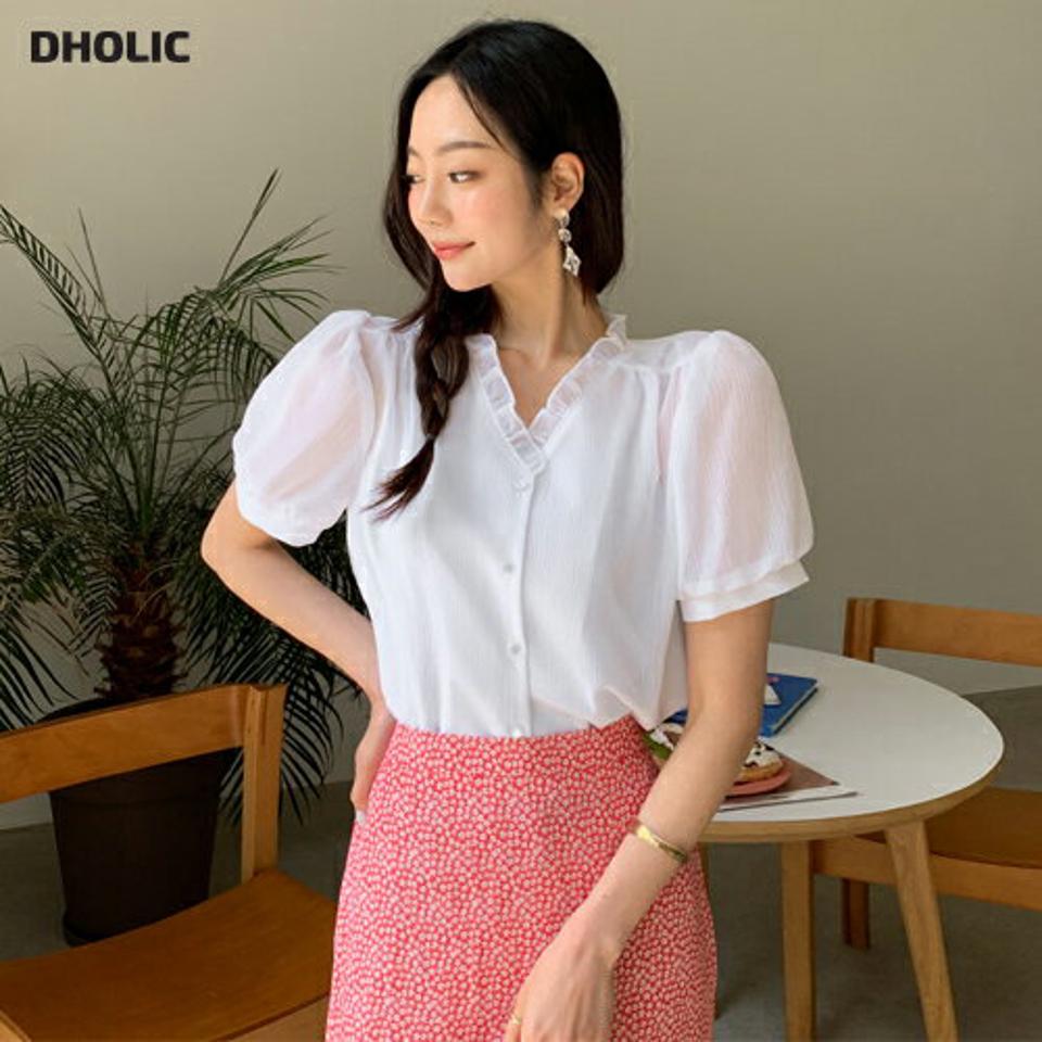 Vネックフリルシアーブラウス・全3色・b64030 レディース 【bl】 トップス ブラウス 半袖 ハーフスリーブ フリル シアー 透け感 シースルー Vネック パフ袖 パフスリーブ ガーリー フェミニン フリルネック 可愛い かわいい 春 夏 韓国 ファッション