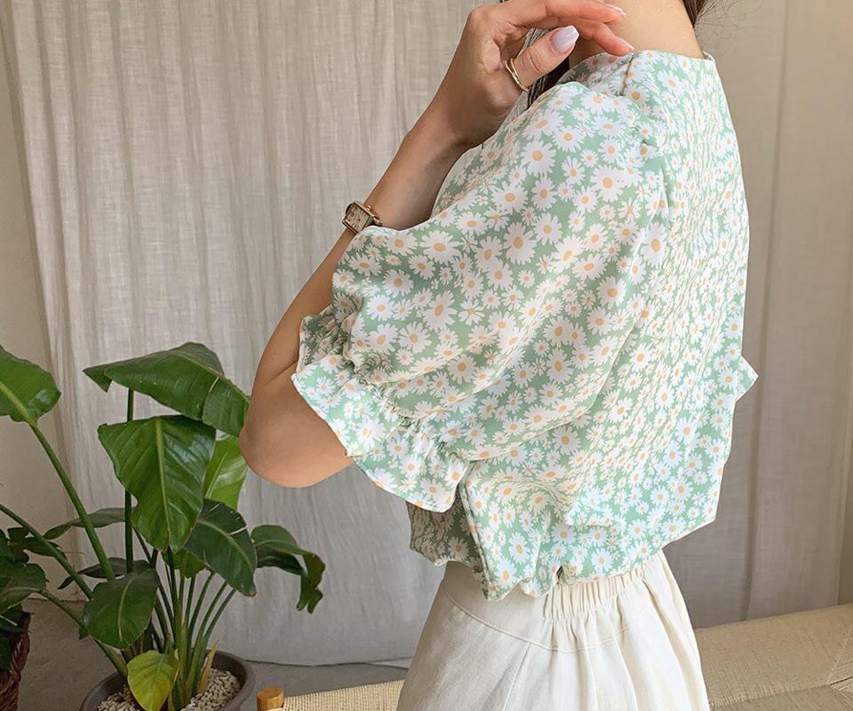 Vネックフローラルブラウス・全2色・t64031 レディース 【bl】 トップス ブラウス 半袖 ハーフスリーブ 花柄 フラワー Vネック レトロ ガーリー 可愛い かわいい 春 夏 韓国ファッション