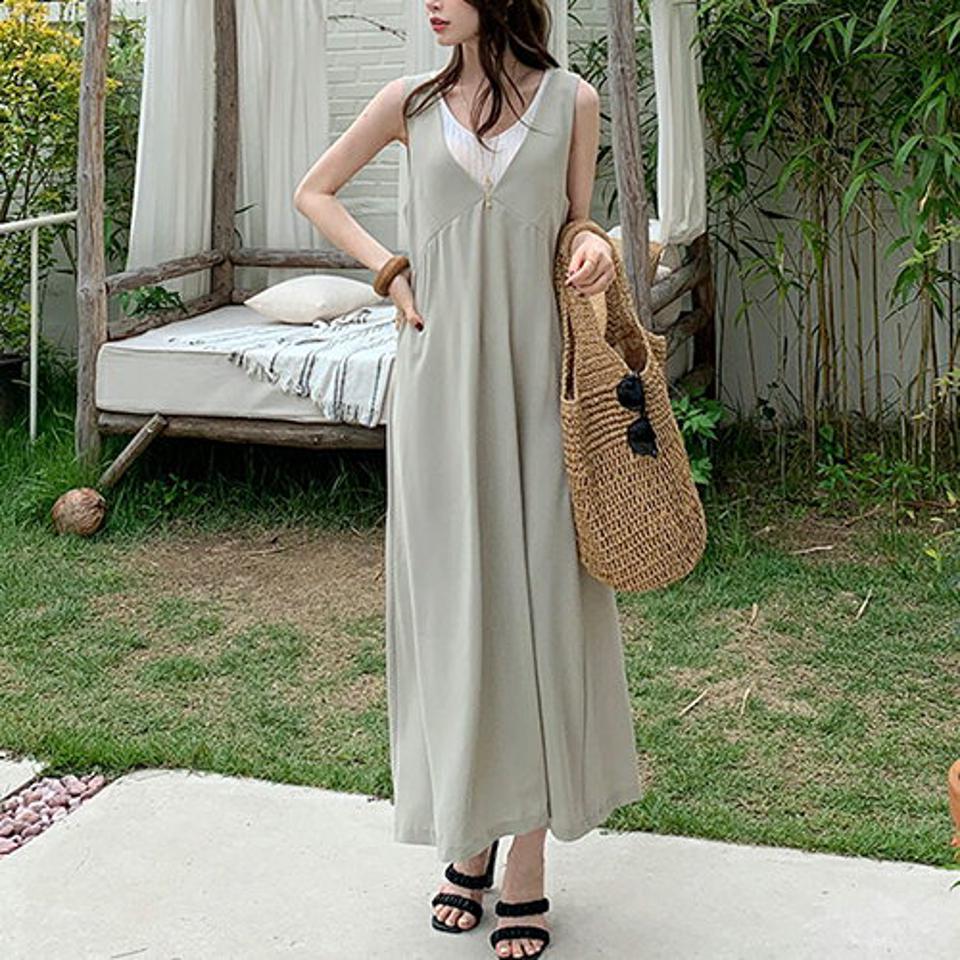 Vネックロングワンピース・全3色・t00020 レディース 【ops】 韓国 ファッション ワンピース ロング ロングワンピース Vネック スリーブレス Aライン タック 細身 体型カバー カジュアル 春 夏 ハイホリHIHOLLI