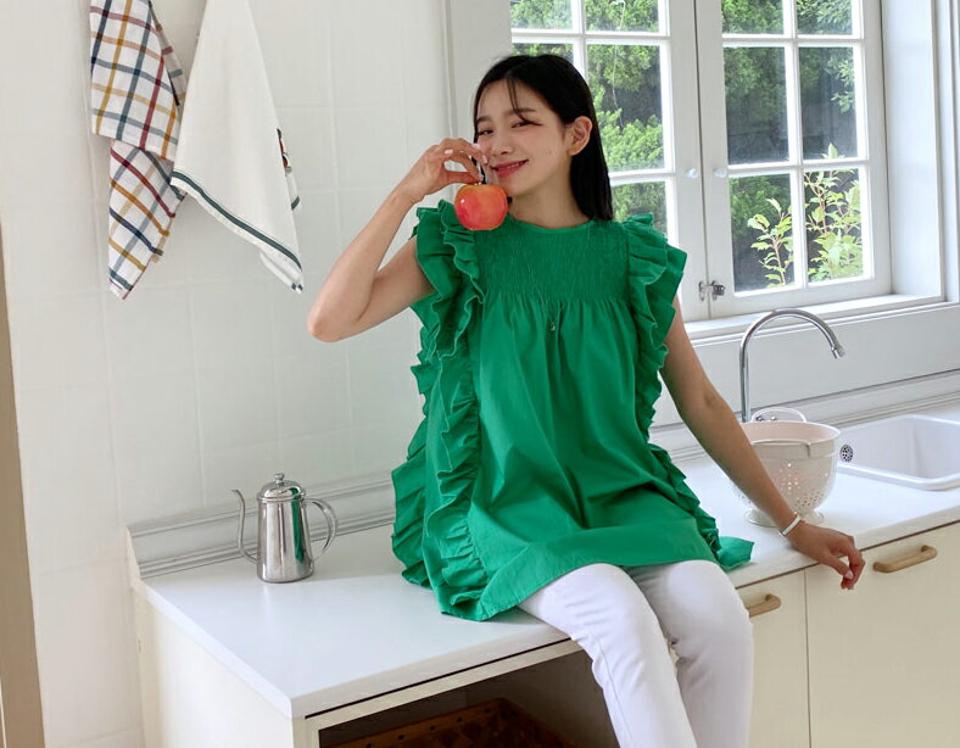 フリルロングブラウス・全3色・t64400 レディース 【bl】 トップス ブラウス フリル スリーブレス ノースリーブ ロングブラウス ガーリー ゆったり シャーリング 可愛い かわいい 春 夏 韓国 ファッション NIJU