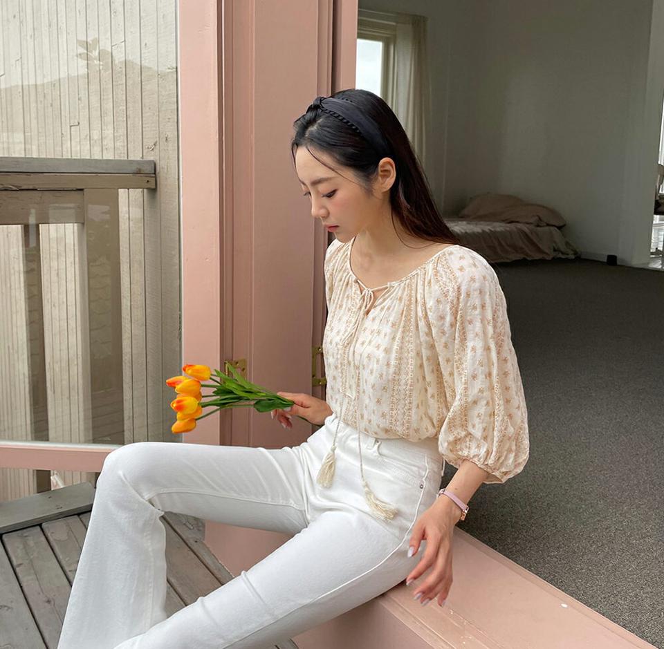 花柄タッセルラグランブラウス・全2色・b62351 レディース 【bl】 トップス ブラウス 半袖 ハーフスリーブ タッセル ラグラン 花柄 エスニック リゾート 上品 Vネック 春 夏 韓国 ファッション