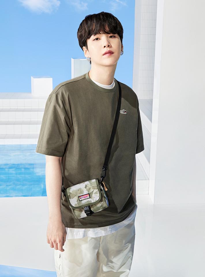 BTS着用モデル　ノベルティ付FILAロゴTシャツ