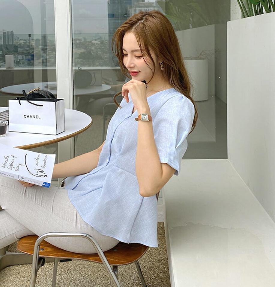 タックボタンVネックブラウス・全4色・t69102 レディース 【bl】 トップス ブラウス 半袖 ハーフスリーブ Vネック タック 単色 カジュアル かわいい 大人 春 夏 韓国 ファッション ハイホリHIHOLLI