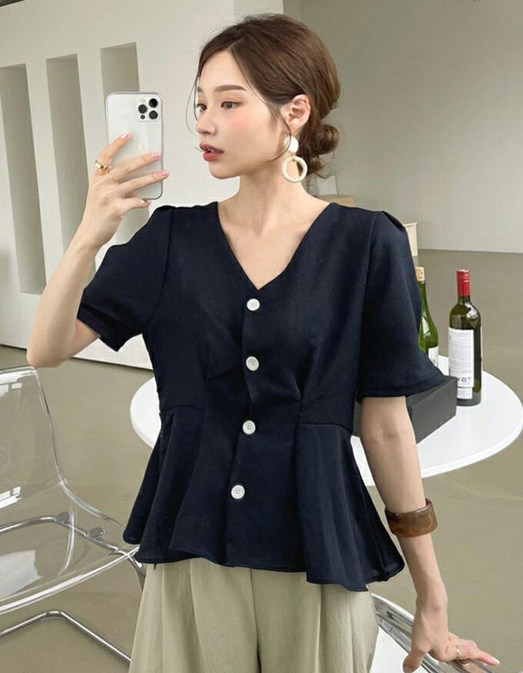 タックボタンVネックブラウス・全4色・t69102 レディース 【bl】 トップス ブラウス 半袖 ハーフスリーブ Vネック タック 単色 カジュアル かわいい 大人 春 夏 韓国 ファッション ハイホリHIHOLLI