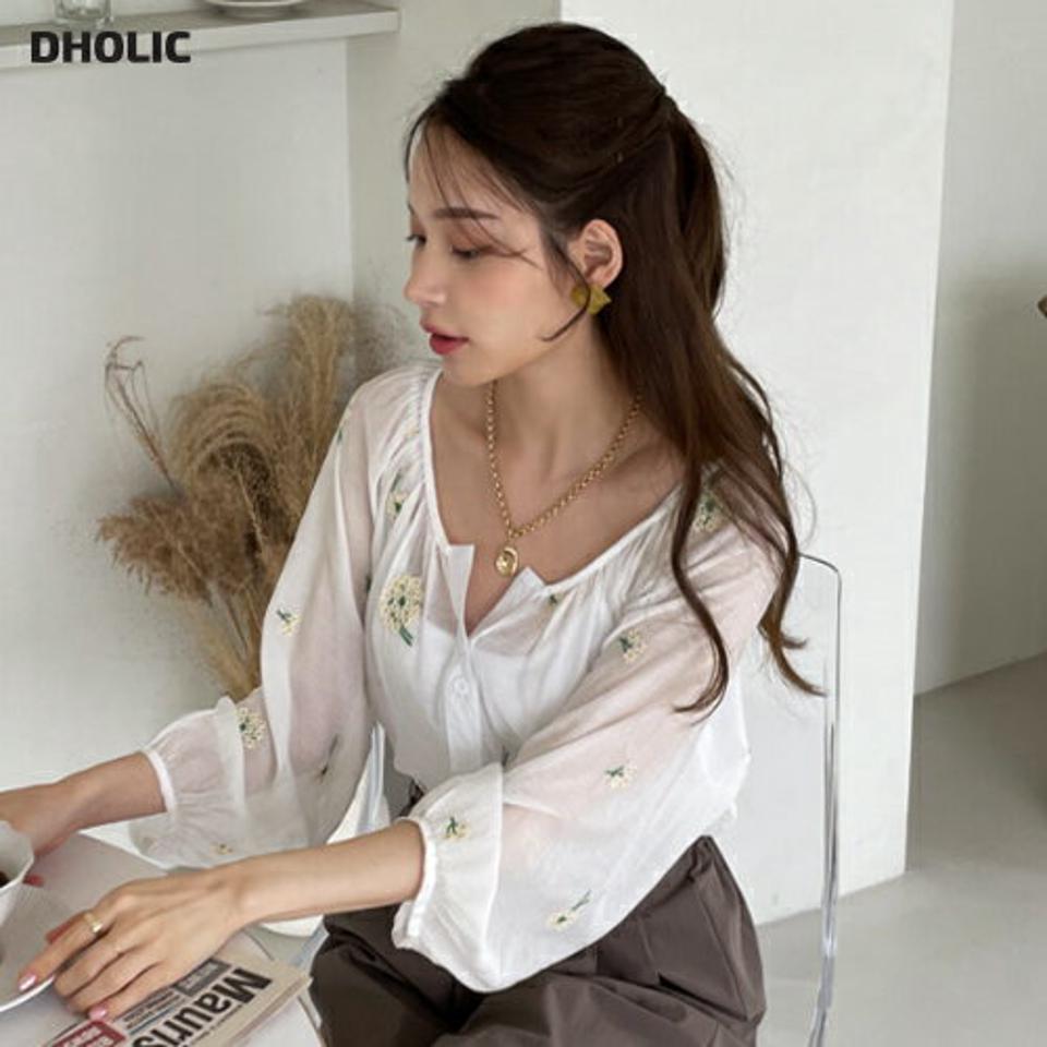 花柄刺繍シフォンブラウス・全2色・t69066 レディース 【bl】 トップス ブラウス シフォン 刺繍 花柄 フェミニン 透け感 可愛い かわいい シースルー 長袖 春 夏 秋 韓国 ファッション ハイホリHIHOLLI