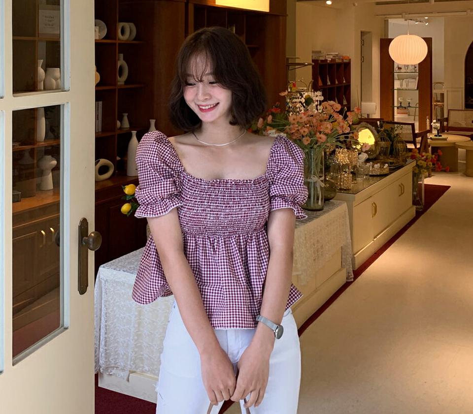 【全品10%OFF】チェックシャーリングブラウス・全3色・t62344 レディース 【bl】【トップス ブラウス 半袖 スクエアネック シャーリング チェック柄 ギンガムチェック デコルテ 鎖骨 ガーリー 可愛い かわいい 春 夏 韓国 ファッション】