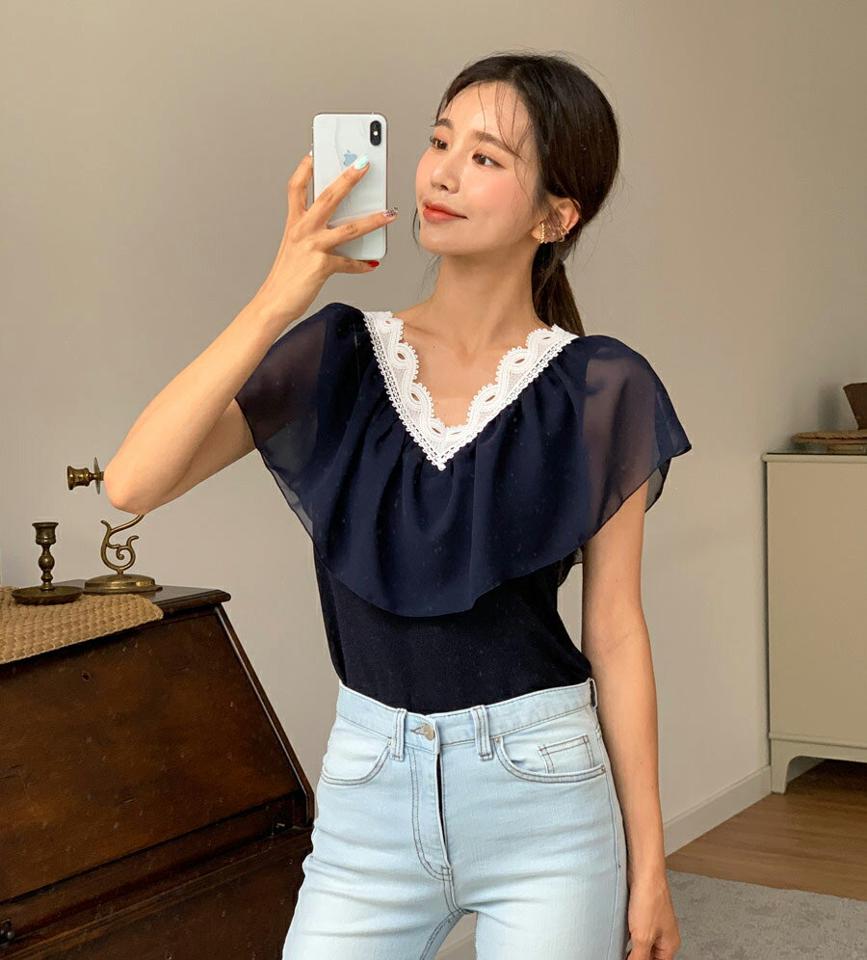 【全品10%OFF】レースラッフルVネックブラウス・全3色・t62346 レディース 【bl】【トップス ブラウス Vネック ラッフル フリル レース 半袖 フェミニン 上品 可愛い かわいい 春 夏 韓国 ファッション】
