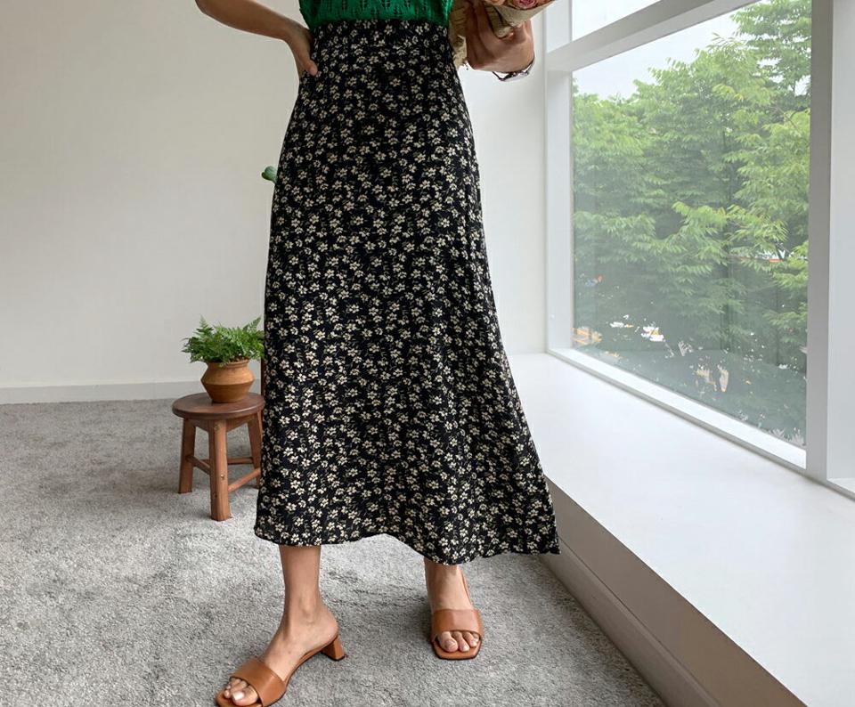 小花柄Aラインスカート・全2色・b62361 レディース 【sk】 スカート ロング Aライン 花柄 小花柄 フェミニン 可愛い かわいい 春 夏 韓国 ファッション