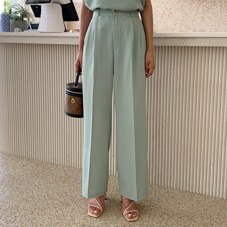 ストレートタックスラックス・全3色・t64123 レディース 【pt】 スラックス パンツ ズボン ロングパンツ タック ストレート 単色 無地 シンプル ベーシック 大人 春 夏 韓国 ファッション