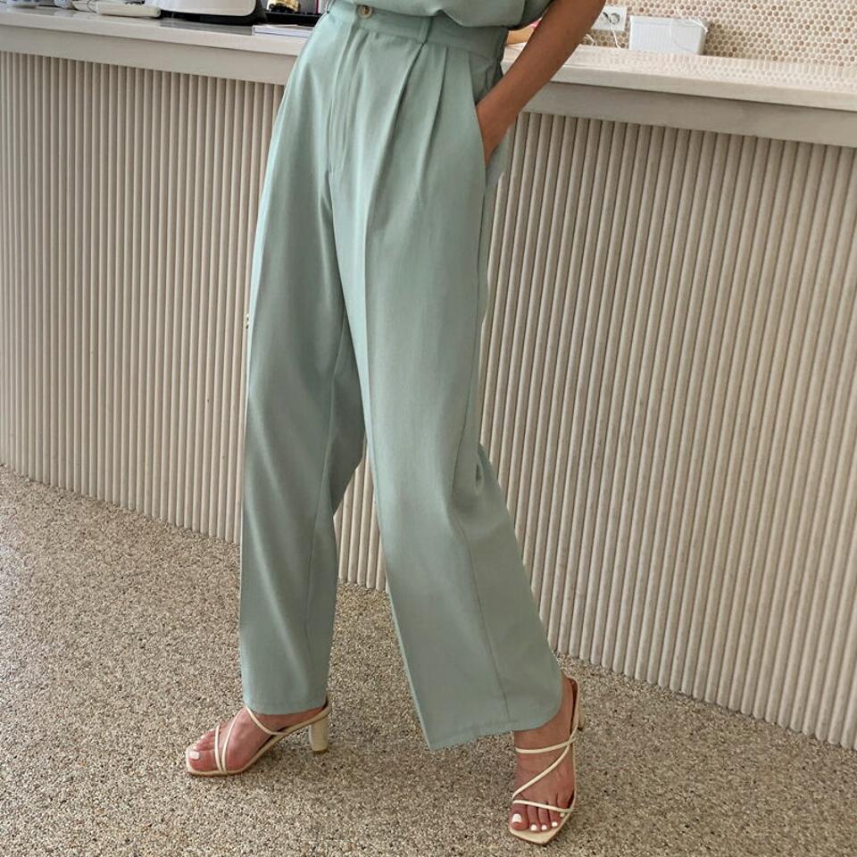 ストレートタックスラックス・全3色・t64123 レディース 【pt】 スラックス パンツ ズボン ロングパンツ タック ストレート 単色 無地 シンプル ベーシック 大人 春 夏 韓国 ファッション