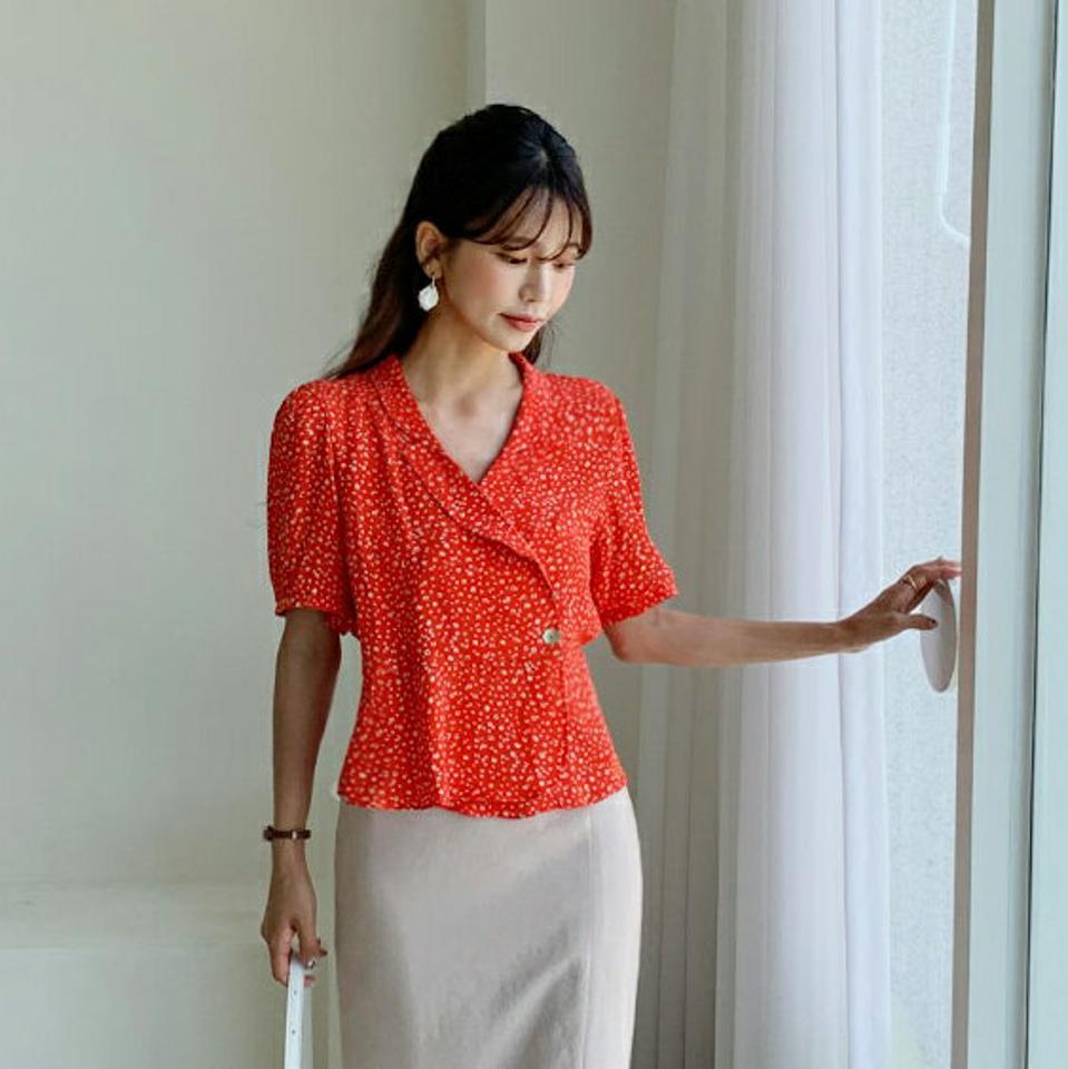 花柄カラーラップブラウス・全2色・b64117 レディース 【bl】 トップス ブラウス ラップデザイン 花柄 小花柄 レトロ 可愛い かわいい 半袖 ハーフスリーブ 開襟 春 夏 韓国 ファッション