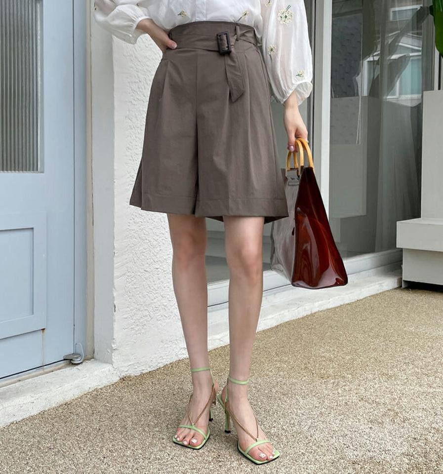 ベルトハーフパンツ・全3色・t69108 レディース 【pt】 パンツ ズボン ハーフパンツ 半ズボン ベルト 単色 無地 シンプル 大人 カジュアル タック バミューダパンツ 春 夏 韓国 ファッション ハイホリHIHOLLI