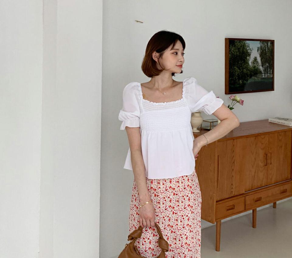 シャーリングブラウス・全4色・t57644 レディース 【bl】【トップス ブラウス 半袖 ハーフスリーブ シャーリング ガーリー かわいい 可愛い スクエアネック デコルテ 鎖骨 春 夏 韓国 ファッション】