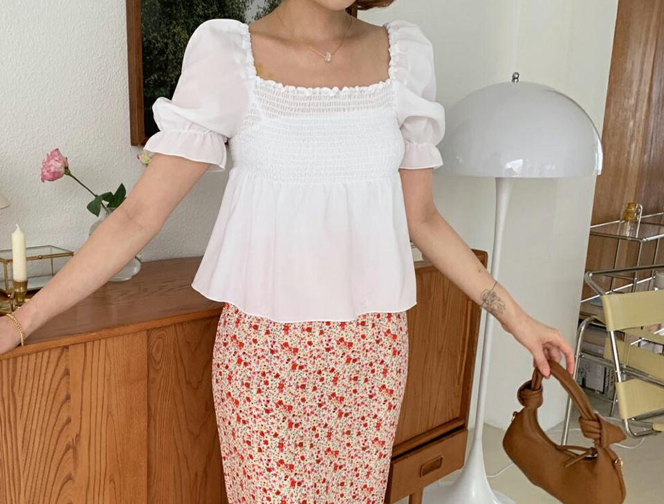 シャーリングブラウス・全4色・t57644 レディース 【bl】【トップス ブラウス 半袖 ハーフスリーブ シャーリング ガーリー かわいい 可愛い スクエアネック デコルテ 鎖骨 春 夏 韓国 ファッション】