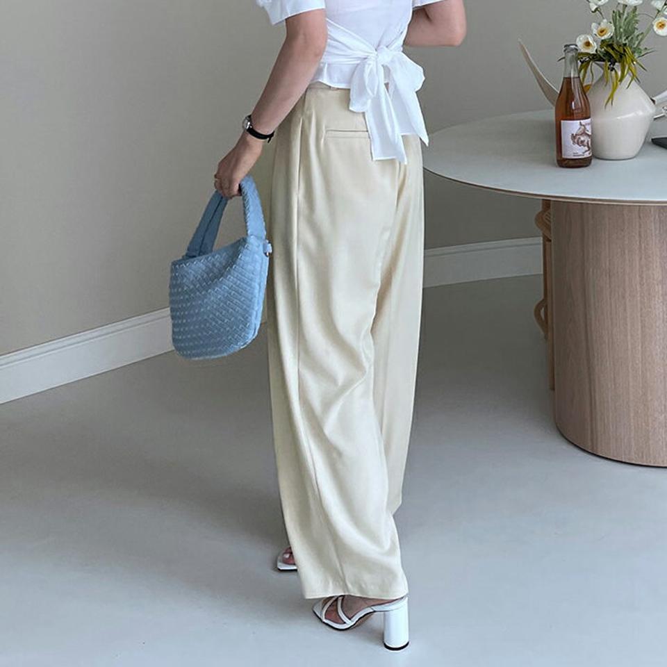 【全品10%OFF】ストレートタックスラックスパンツ・全2色・t00048 レディース 【pt】【スラックス パンツ ズボン ロングパンツ タック ストレート 単色 無地 シンプル 大人 春 夏 韓国 ファッション】【ハイホリHIHOLLI】