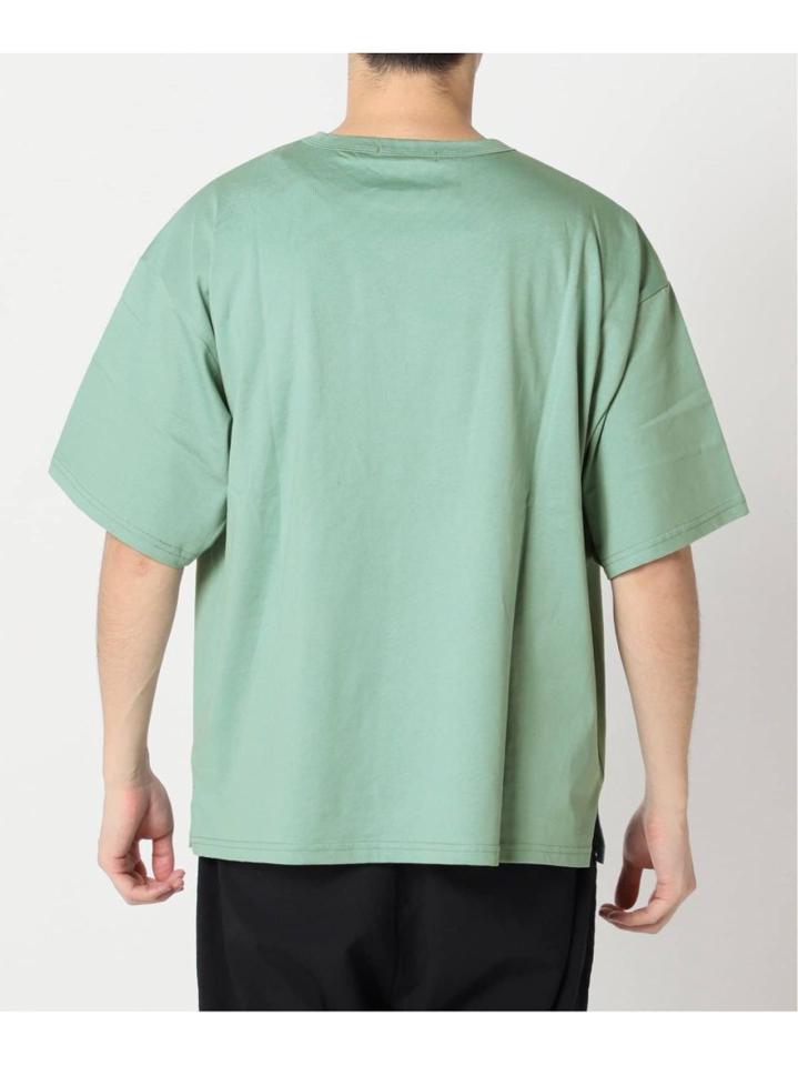 再入荷!<<追加>>【WEB限定】HOLIDAY EMB ビッグシルエット ポケットTシャツ
