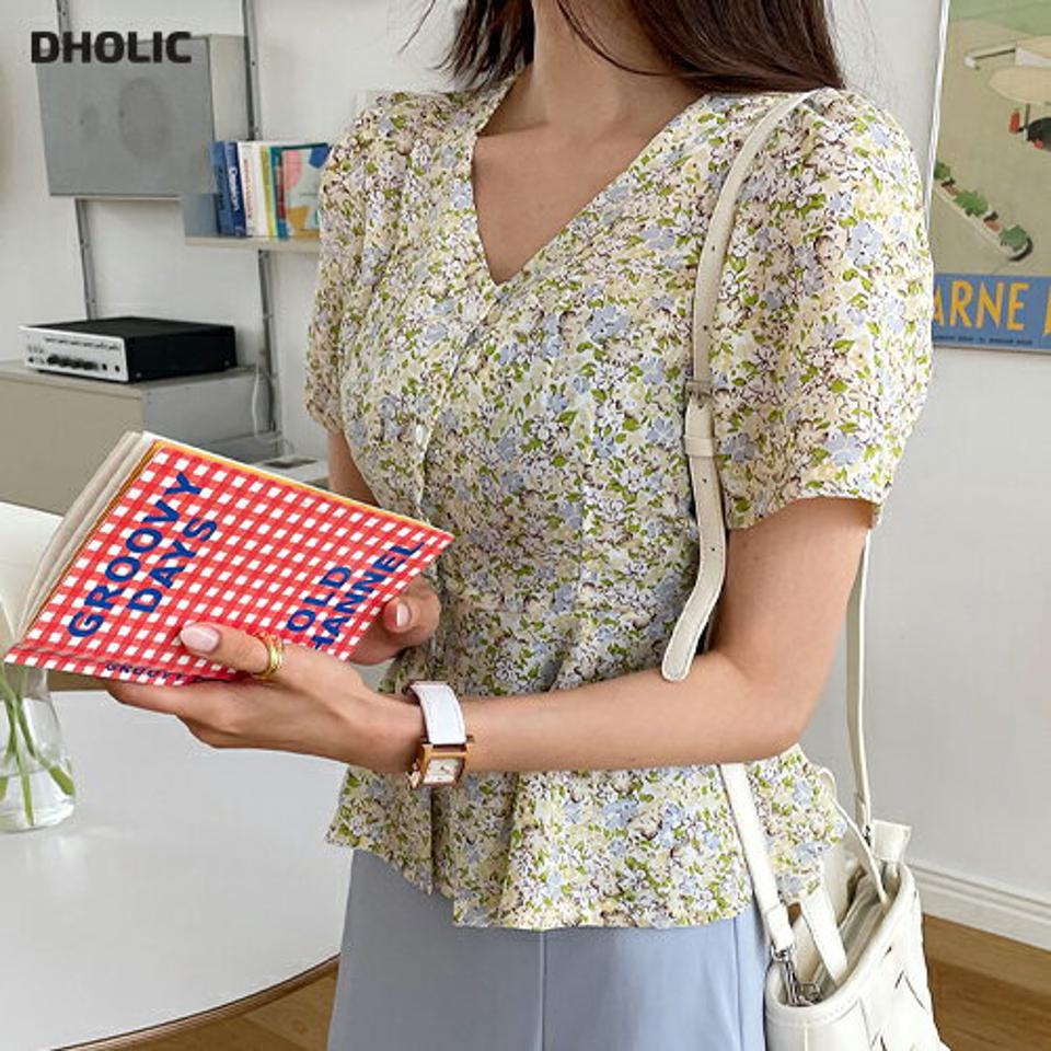 花柄リボンフレアブラウス・全3色・t65563 レディース 【bl】 トップス ブラウス 半袖 花柄 小花柄 レトロ 可愛い かわいい フェミニン Vネック ウエストマーク 春 夏 韓国 ファッション