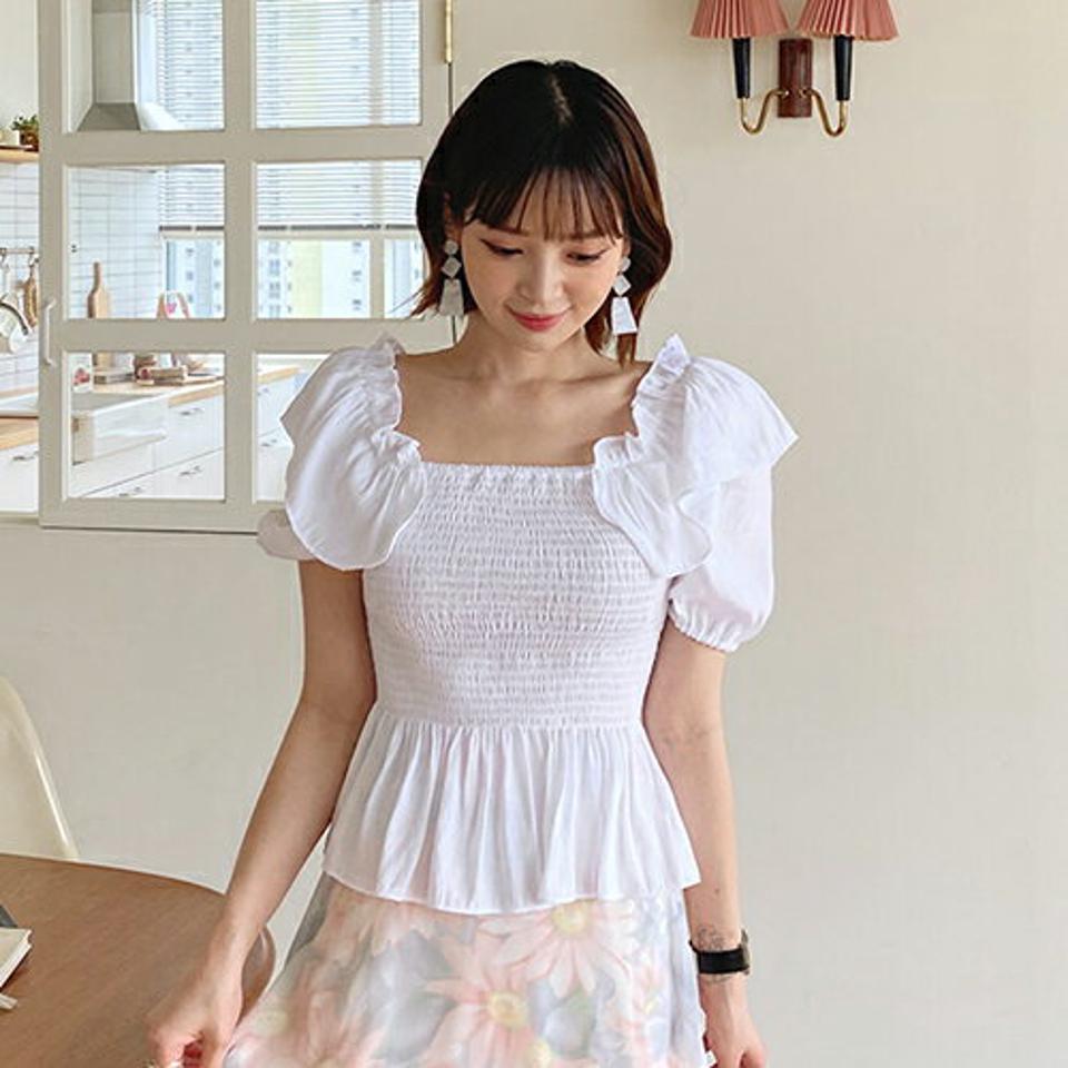 フリルシャーリングブラウス・全3色・t65562 レディース 【bl】 トップス ブラウス 半袖 フリル シャーリング ガーリー 可愛い かわいい スクエアネック シフォン 鎖骨 デコルテ 春 夏 韓国 ファッション