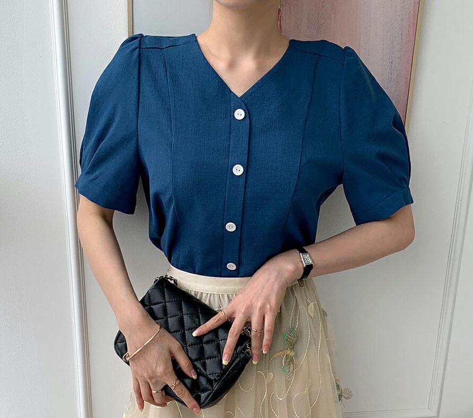 Vネックボタンブラウス・全4色・t69121 レディース 【bl】 トップス ブラウス 半袖 ハーフスリーブ Vネック パフ袖 パフスリーブ 単色 無地 シンプル レトロ 春 夏 韓国 ファッション ハイホリHIHOLLI
