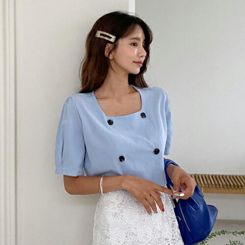 スクエアクロップドブラウス・全4色・t62380 レディース 【tops】 トップス ブラウス 半袖 ハーフスリーブ クロップド丈 短丈 スクエアネック デコルテ 鎖骨 単色 シンプル パフ袖 パフスリーブ レトロ かわいい 春 夏 韓国 ファッション