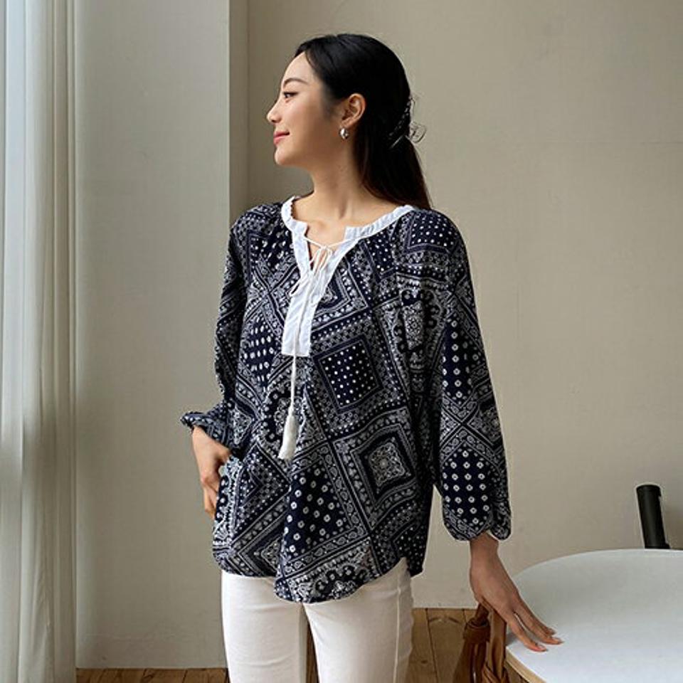 ペイズリータッセルリボンブラウス・全3色・b65393 レディース 【bl】 トップス ブラウス ペイズリー柄 タッセル ゆったり ラフ カジュアル 長袖 七分丈 七分袖 7分丈 7分袖 春 秋 韓国ファッション