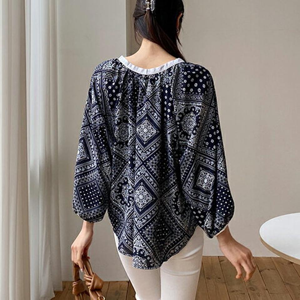 ペイズリータッセルリボンブラウス・全3色・b65393 レディース 【bl】 トップス ブラウス ペイズリー柄 タッセル ゆったり ラフ カジュアル 長袖 七分丈 七分袖 7分丈 7分袖 春 秋 韓国ファッション