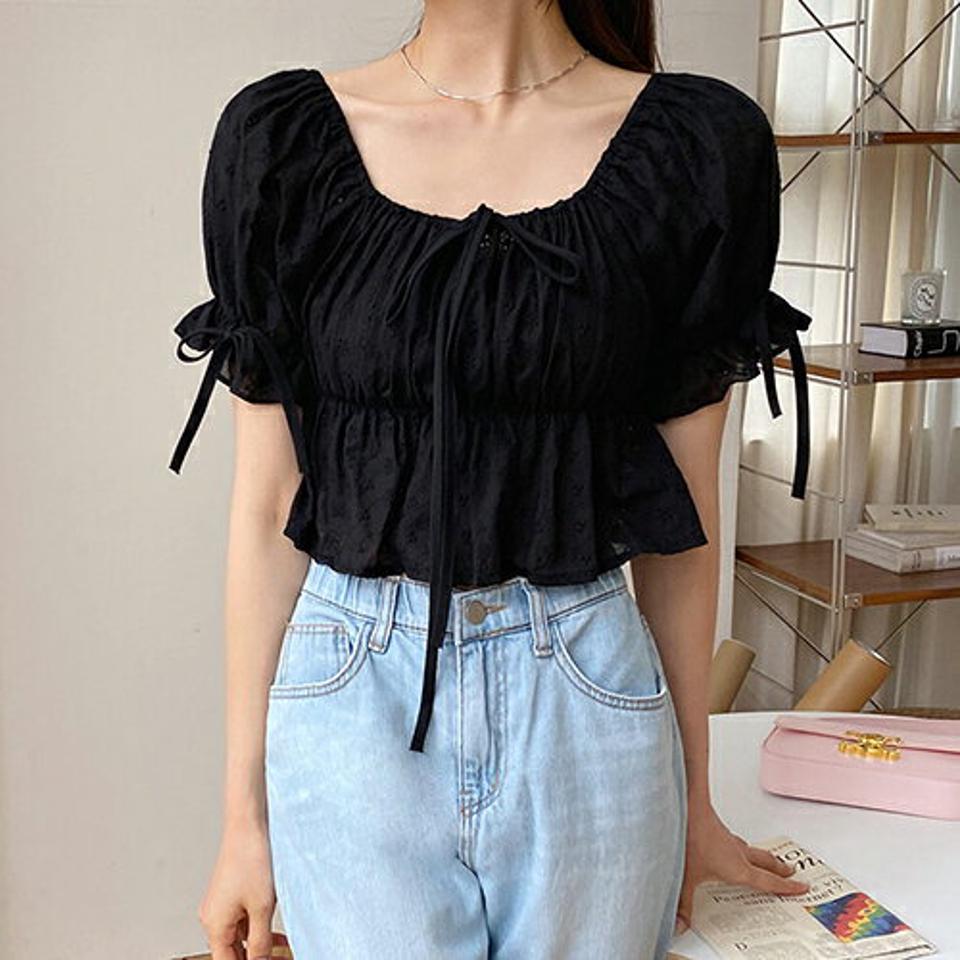 リボンアイレットレースブラウス・全2色・t65389 レディース 【bl】 トップス ブラウス 半袖 りぼん アイレット レース 総レース ガーリー 可愛い かわいい クロップド丈 春 夏 韓国 ファッション