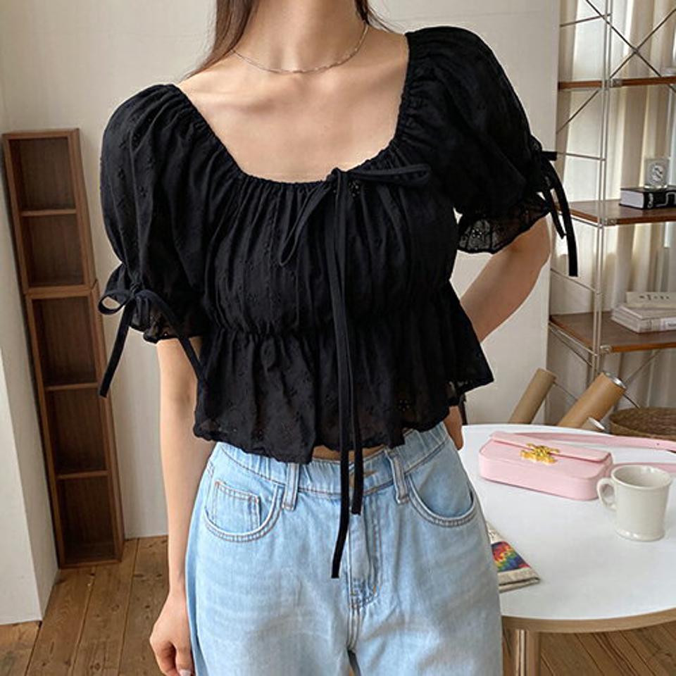 リボンアイレットレースブラウス・全2色・t65389 レディース 【bl】 トップス ブラウス 半袖 りぼん アイレット レース 総レース ガーリー 可愛い かわいい クロップド丈 春 夏 韓国 ファッション