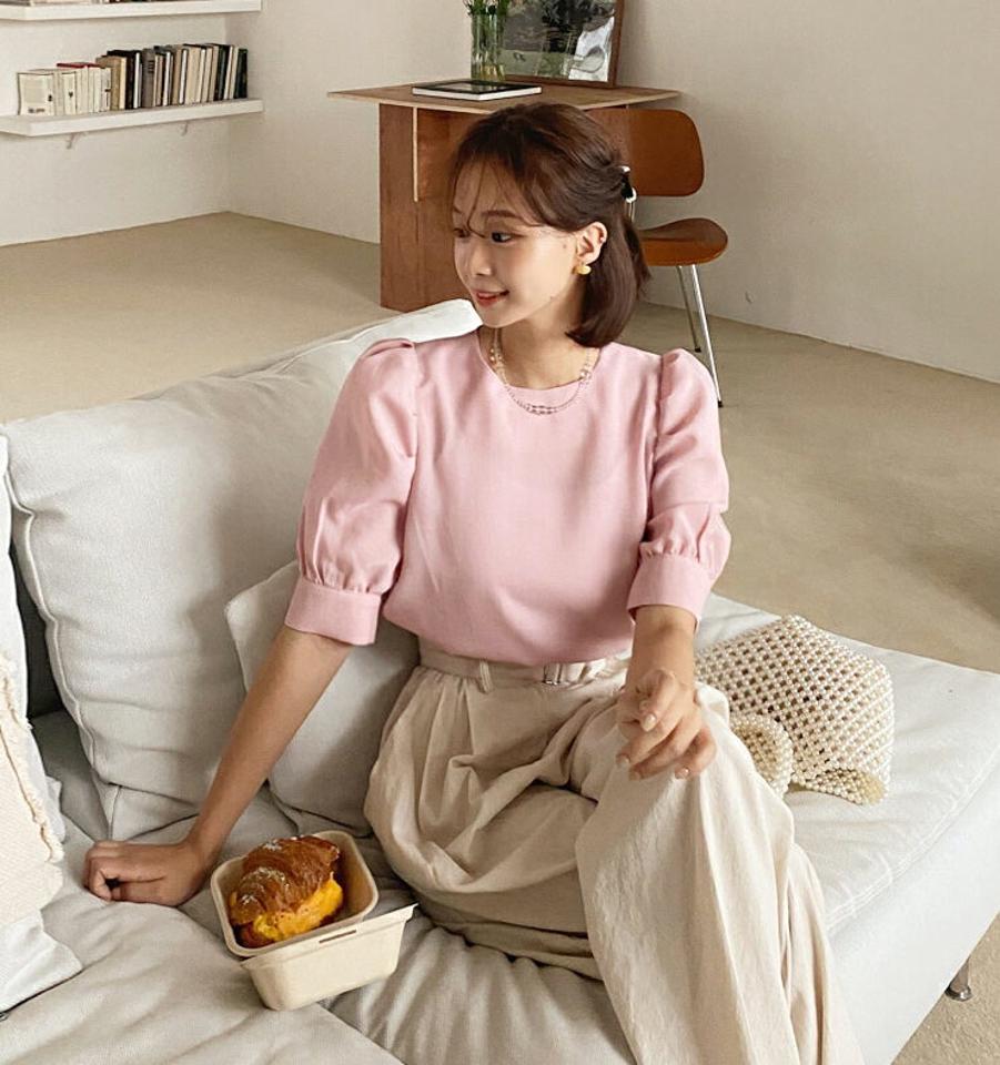 パール調ボタンパフブラウス・全4色・b62377 レディース 【bl】 トップス ブラウス 半袖 ハーフスリーブ パールボタン 単色 無地 シンプル フェミニン 大人 パフ袖 パフスリーブ かわいい 春 夏 韓国 ファッション