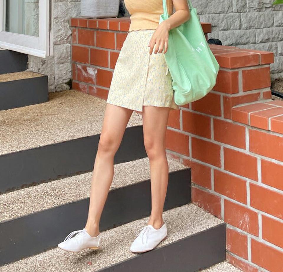 花柄ラップミニスカート・全3色・b62392 レディース 【sk】 ミニスカート スカート ショート丈 ラップデザイン 花柄 フラワー フェミニン 可愛い かわいい 小花柄 リボン Aライン 春 夏 韓国 ファッション