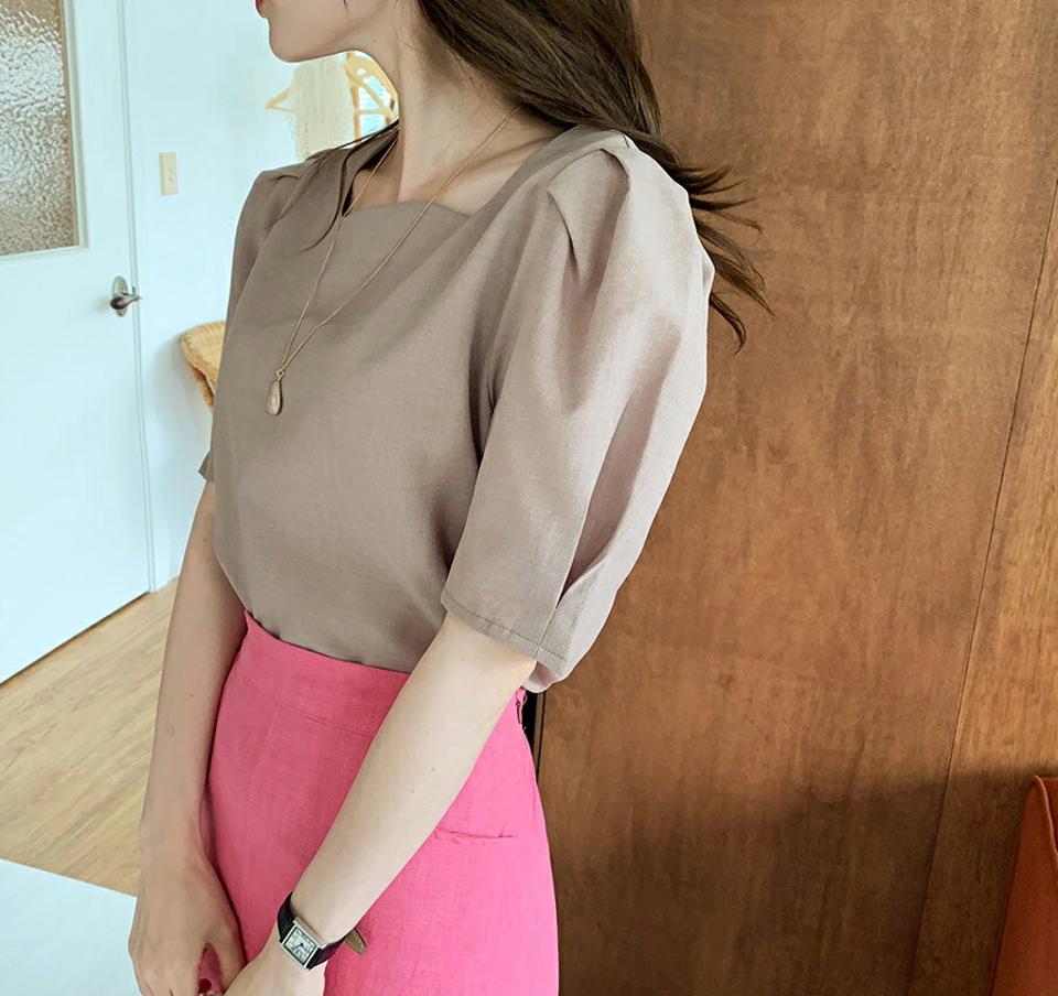 スカラップパフスリーブブラウス・全3色・b69210 レディース 【bl】 トップス ブラウス 半袖 パフスリーブ パフ袖 スカラップ デコルテ 鎖骨 ギャザー 単色 無地 シンプル かわいい 春 夏 韓国 ファッション ハイホリHIHOLLI