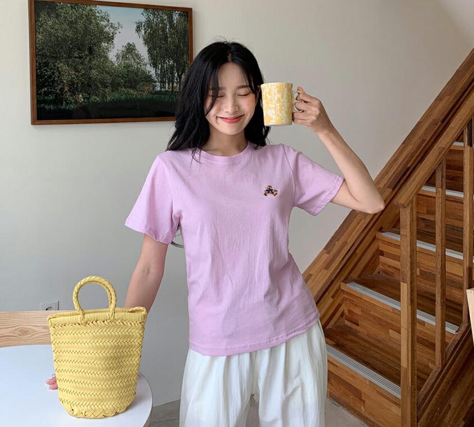 ベア刺繍ラウンドTシャツ・全4色・t00185 レディース 【tops】 トップス Tシャツ 半袖 クマ くま 刺繍 シンプル カジュアル 可愛い かわいい 春 夏 韓国 ファッション NIJU