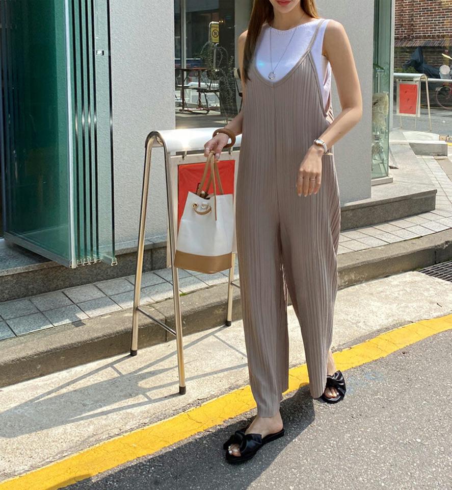 Vネックプリーツオールインワン・全2色・b69236 レディース 【pt】 オールインワン パンツ ズボン ロングパンツ Vネック プリーツ スリーブレス ノースリーブ 単色 無地 シンプル カジュアル 春 夏 韓国ファッション ハイホリHIHOLLI