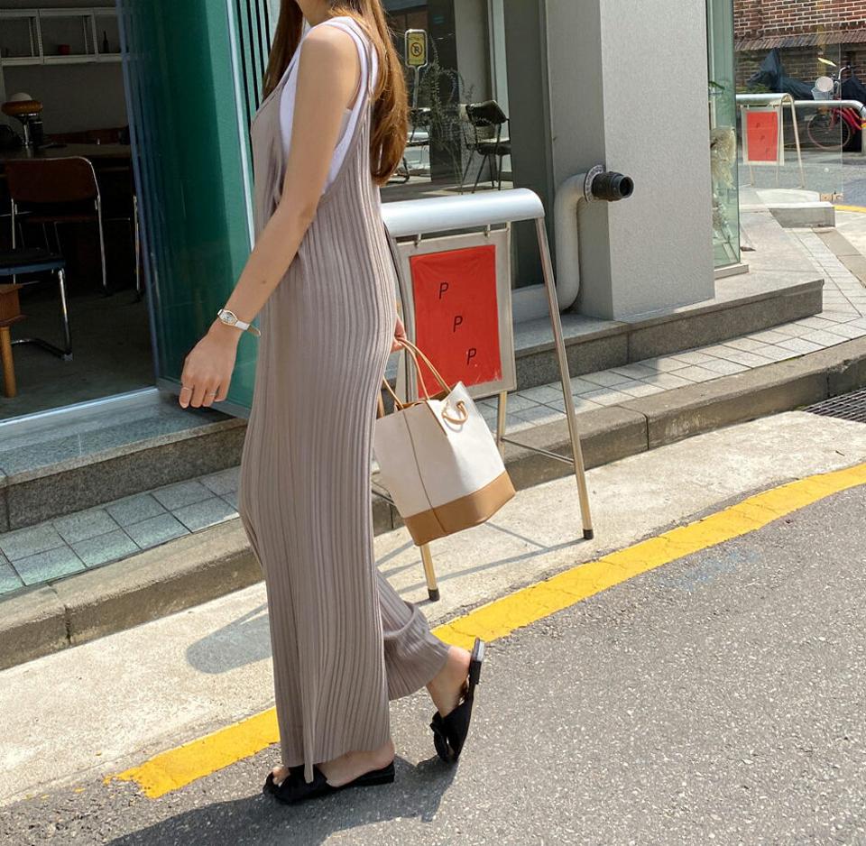 Vネックプリーツオールインワン・全2色・b69236 レディース 【pt】 オールインワン パンツ ズボン ロングパンツ Vネック プリーツ スリーブレス ノースリーブ 単色 無地 シンプル カジュアル 春 夏 韓国ファッション ハイホリHIHOLLI