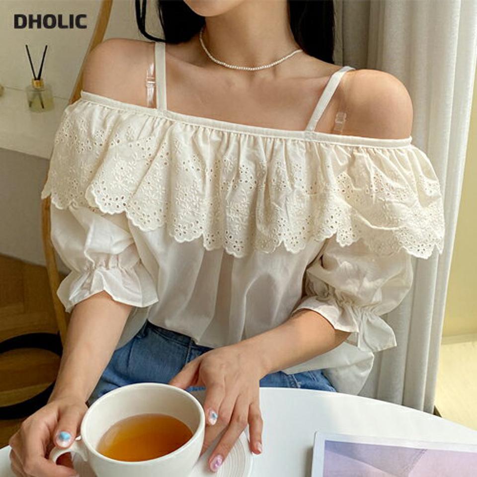 アイレットレースオフショルブラウス・全2色・t64496 レディース 【bl】 トップス ブラウス 半袖 ハーフスリーブ レース オフショルダー 肩見せ ガーリー 可愛い かわいい フリル 春 夏 韓国 ファッション NIJU