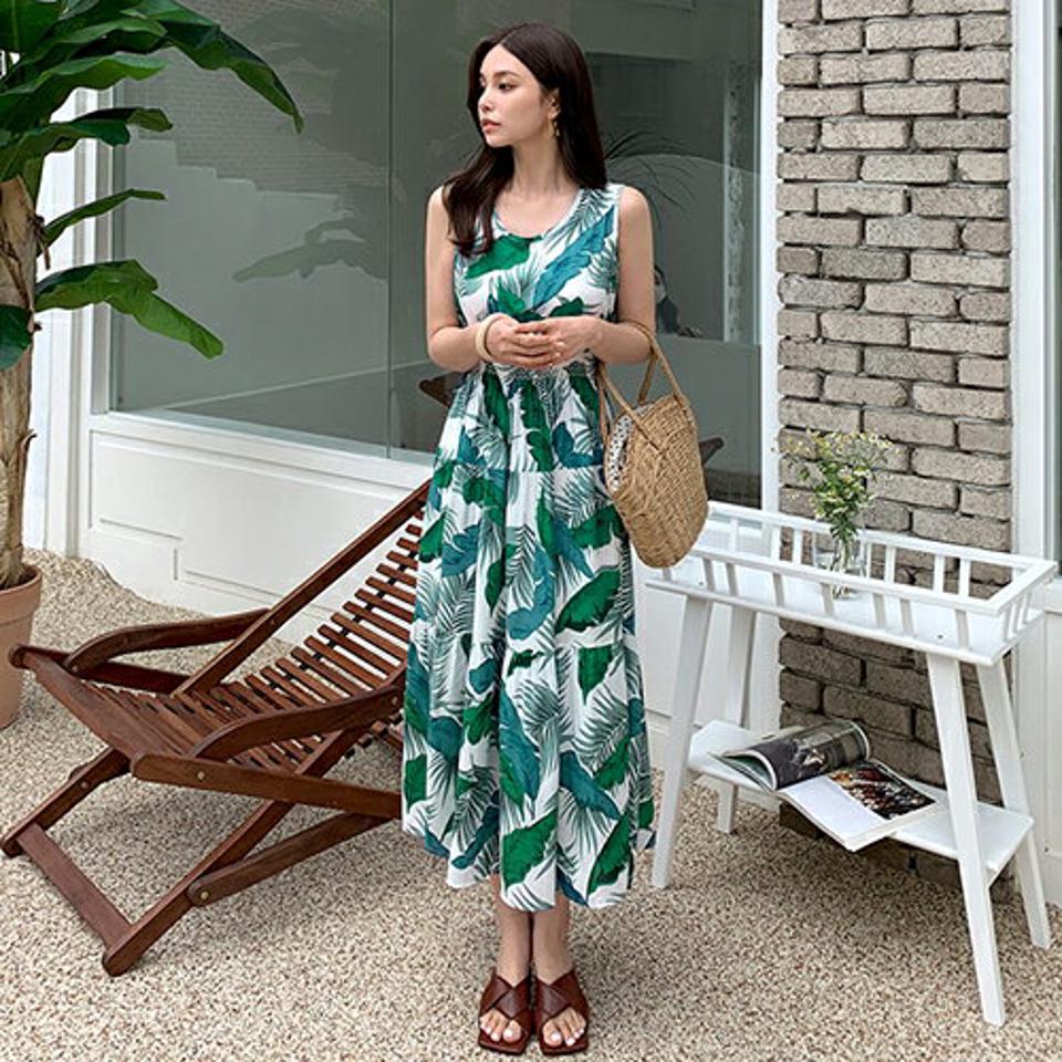 【新作10%OFF】リーフ柄ノースリワンピース・全1色・t69269 レディース 【ops】【ワンピース ロング スリーブレス ノースリーブ リーフ柄 総柄 大人 リゾート Aライン 涼し気 夏 韓国 ファッション】【ハイホリHIHOLLI】
