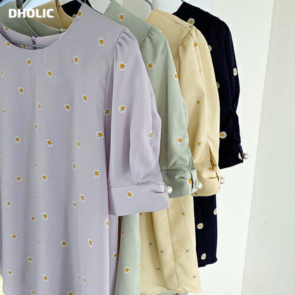 花柄パフブラウス・全4色・t64245 レディース 【bl】 韓国 ファッション トップス ブラウス ラウンドネック 半袖 ハーフスリーブ 五分袖 5分袖 パフスリーブ パターン 柄 デイジー 雛菊 カジュアル 夏