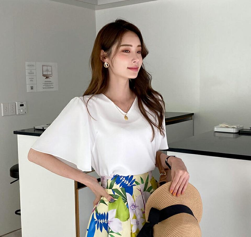 Vネックフレアスリーブブラウス・全3色・b69291 レディース 【bl】トップス ブラウス 半袖 ハーフスリーブ フレア Vネック 単色 無地 シンプル フェミニン 大人 シフォン オフィスカジュアル 春 夏 韓国 ファッション ハイホリHIHOLLI