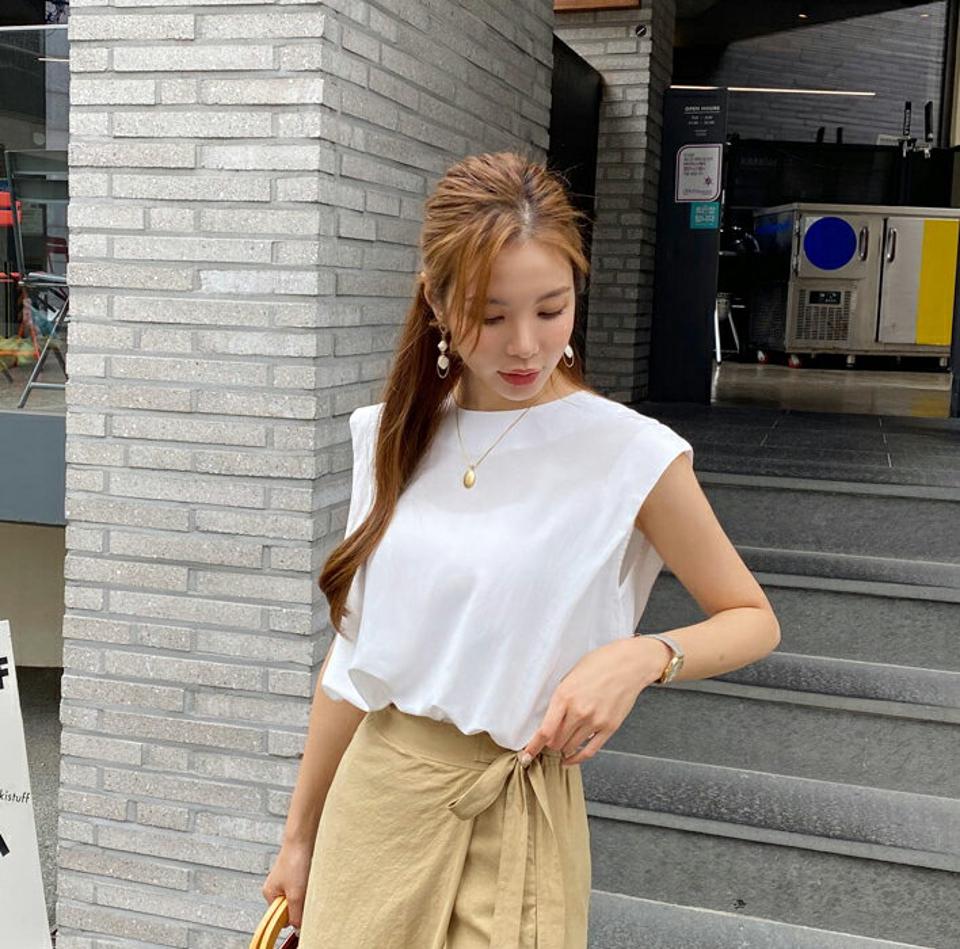 【マラソン特価】バックボタンブラウス・全3色・b69322 レディース 【bl】トップス ブラウス スリーブレス ノースリーブ 単色 無地 シンプル ベーシック 大人 カジュアル ラフ 春 夏 韓国ファッション ハイホリHIHOLLI