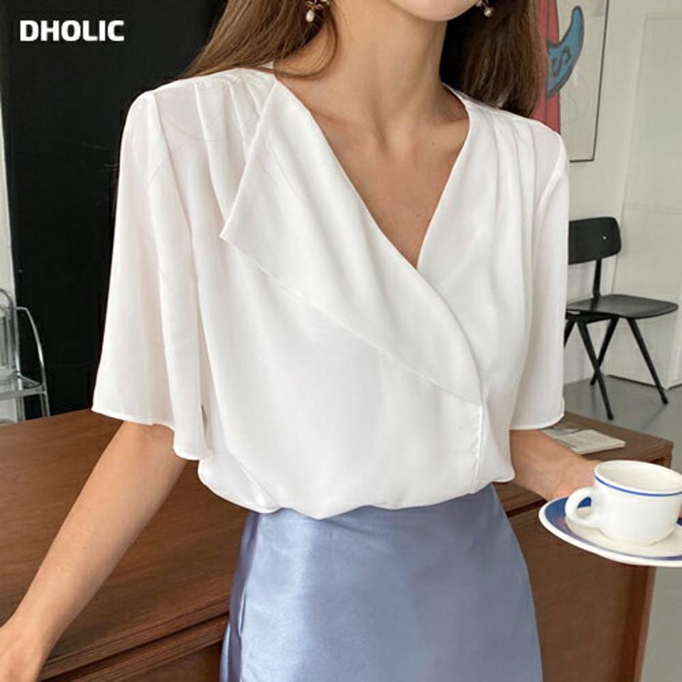 即日配送 Vネックカラーフレアブラウス・全3色・64206 レディース 【bl】 韓国ファッション トップス ブラウス Vネック デコルテ 半袖 ハーフスリーブ 5分袖 五分袖 フレアスリーブ 体型カバー 着痩せ オフィス オフィスカジュアル 無地 カジュアル 夏