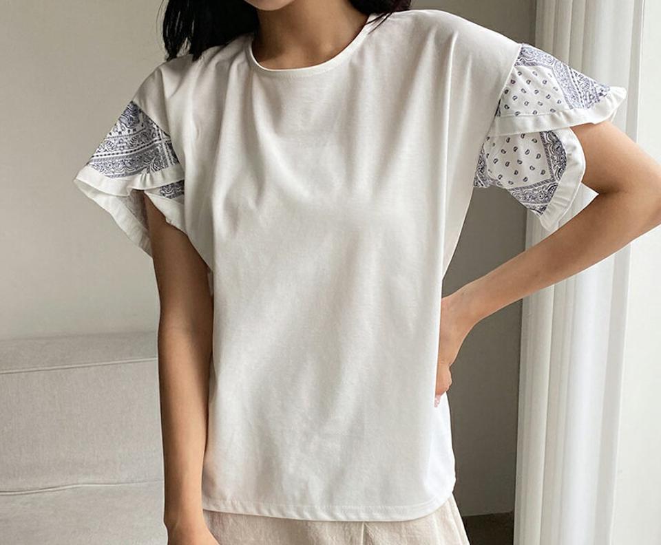 ペイズリーフリルTシャツ・全3色・b00244 レディース 【tops】韓国 ファッション トップス Tシャツ 半袖 ラウンドネック ペイズリー パターン ショートスリーブ 細身 カジュアル 体型カーバー ガーリー かわいい フリル 春 夏 NIJU