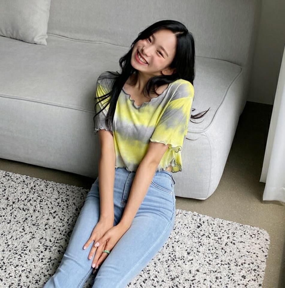 タイダイメロウTシャツ・全4色・t00241 レディース 【tops】韓国 ファッション トップス Tシャツ 半袖 ユニーク レーヨン タイダイ パターン メロウヘム ラウンドネック クロップド丈 細身 カジュアル 体型カーバー ガーリー 春 夏 NIJU
