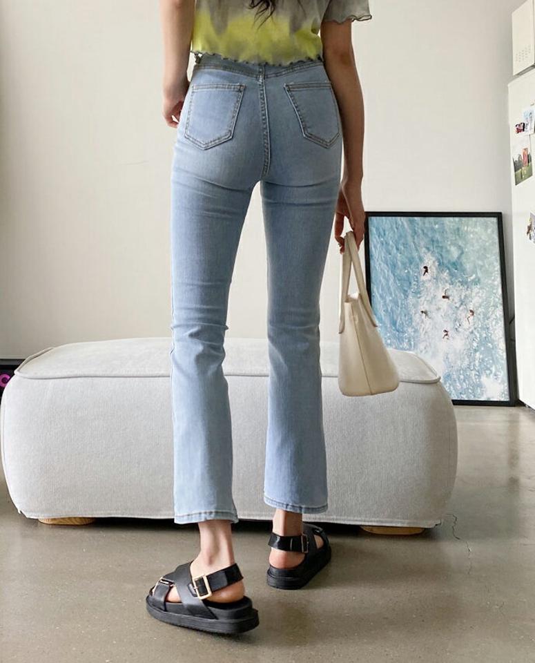 ライトブルーフレアデニムパンツ・全1色・t00261 レディース 【pt】韓国 ファッション ボトムス パンツ ロング ロングパンツ デニム カジュアル フレア スリム 細身 体型カーバー 10分丈 十分丈 フィット 春 夏 NIJU